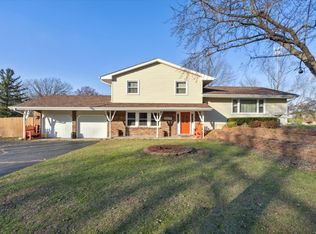 1940 Valley View Rd, Belvidere, IL 61008