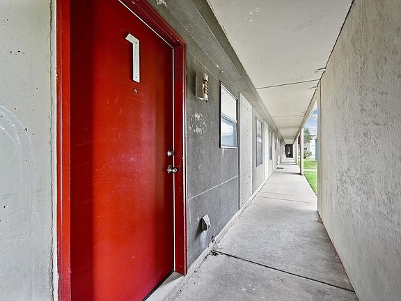 2nd image of 1855 Brightside Dr APT R1
