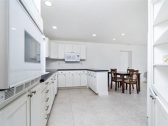 5th image of 2324 Hayworth Rd
