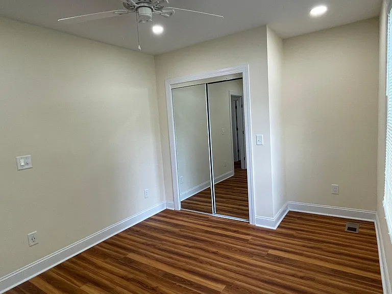 604 Avery St — Photo 25