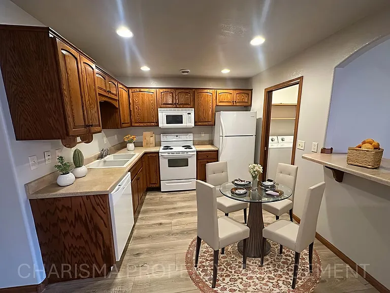 DBK Brandon Townhomes — Photo 10