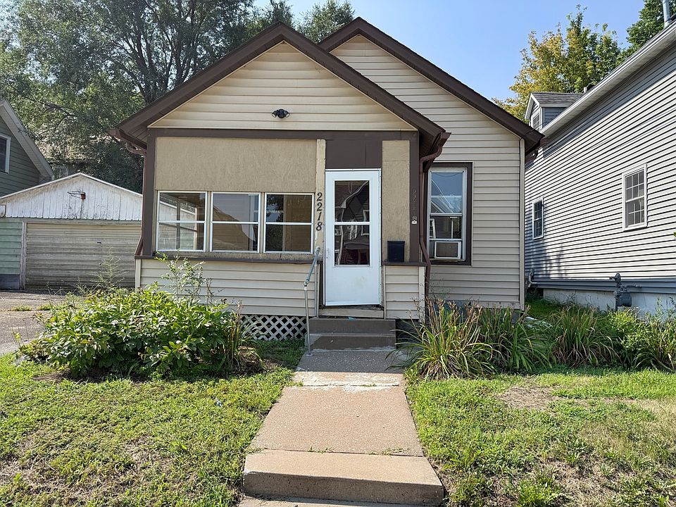 1st image of 2218 6th Ave