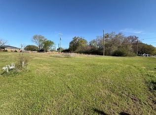 Sanders St, Gladewater, TX 75647