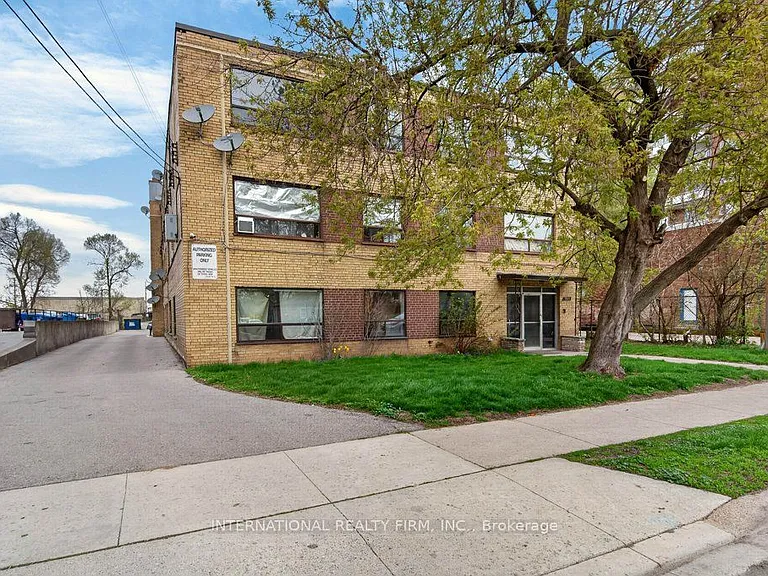 295 Melvin Ave #302 — Photo 2