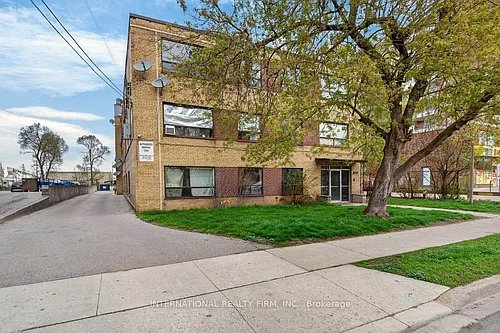 295 Melvin Ave Photo 1