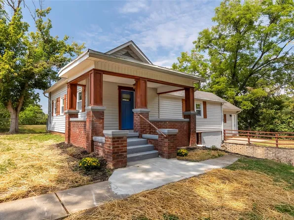 105 S 1st St, Creal Springs, IL 62922