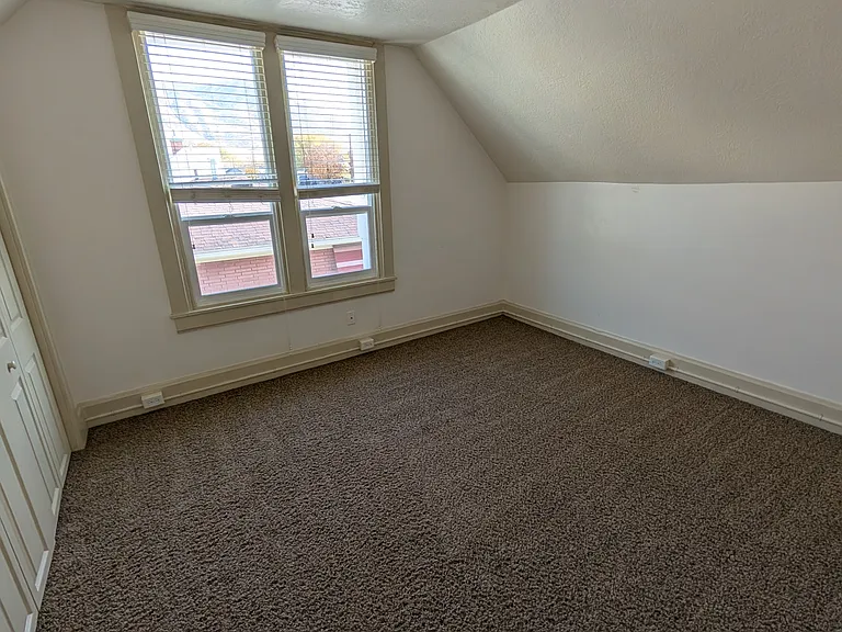207 E 100 N — Photo 17