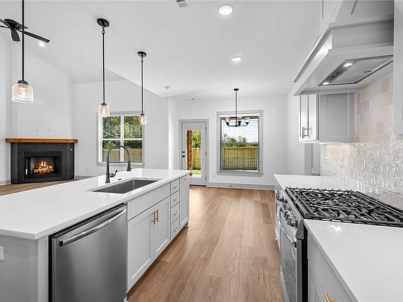 5th image of 3003 SW Little Elm Loop