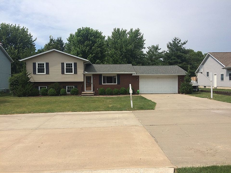 1st image of 305 E Old Orchard Dr