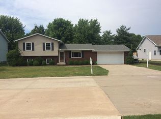 305 E Old Orchard Dr, Mount Pleasant, IA 52641