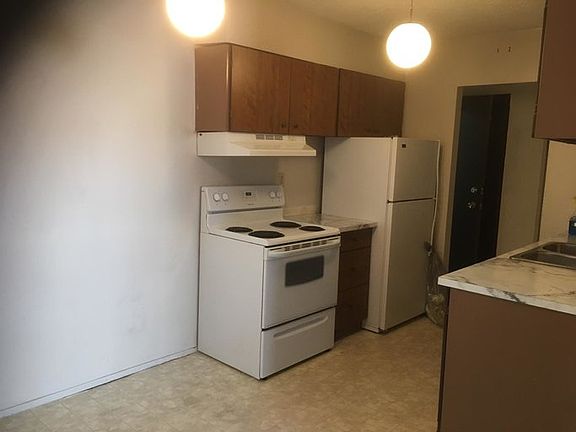 3rd image of 421 11th Ave SE