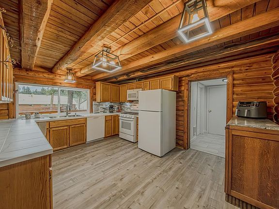 12th image of this home