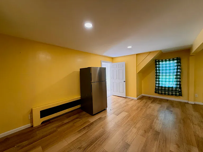 2585 Beach Dr — Photo 8