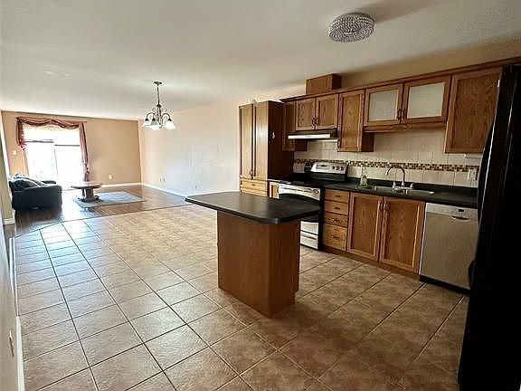 3rd image of 1536 Vollans St