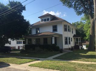 317 W 5th St, Pecatonica, IL 61063
