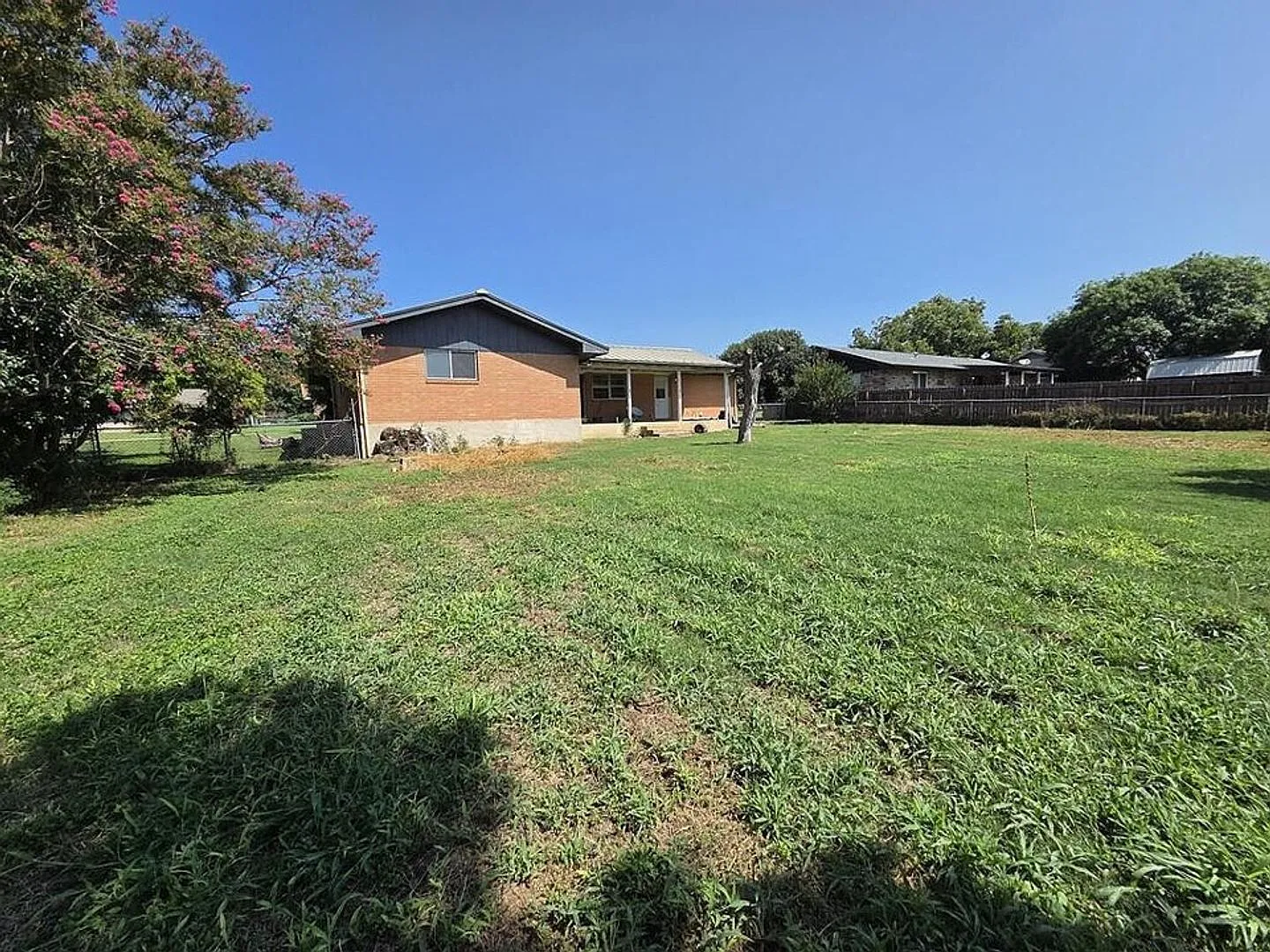 For Lease!! — Photo 3