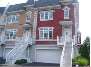 2 Alexander Ct, Nanuet, NY 10954