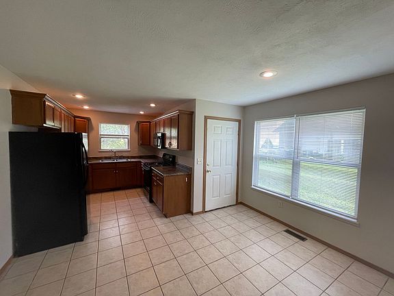 5th image of 1831-33 N Plaza Dr