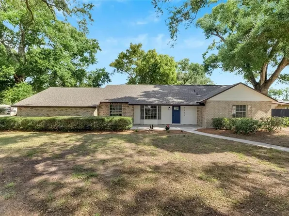 2207 Parkwood Dr, Valrico, FL 33594