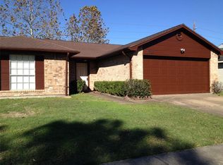 2711 N Brompton Dr, Pearland, TX 77584