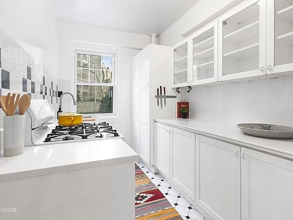 5th image of 200 Cabrini Blvd APT 16