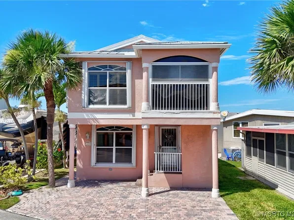 1207 Nettles Blvd, Jensen Beach, FL 34957