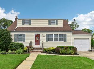 171 Massapequa Ave, Massapequa Park, NY 11762