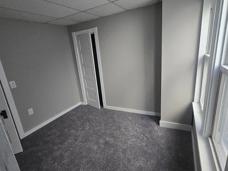 292 Washington St — Photo 9