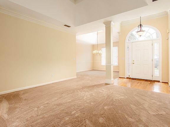 5th image of 739 Lynn Milam Ln