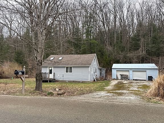 3rd image of 533 Brown Run Rd
