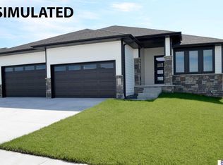 10230 S 73rd St, Lincoln, NE 68516