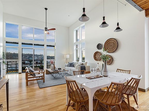 4th image of 125 E Lynn Street #301