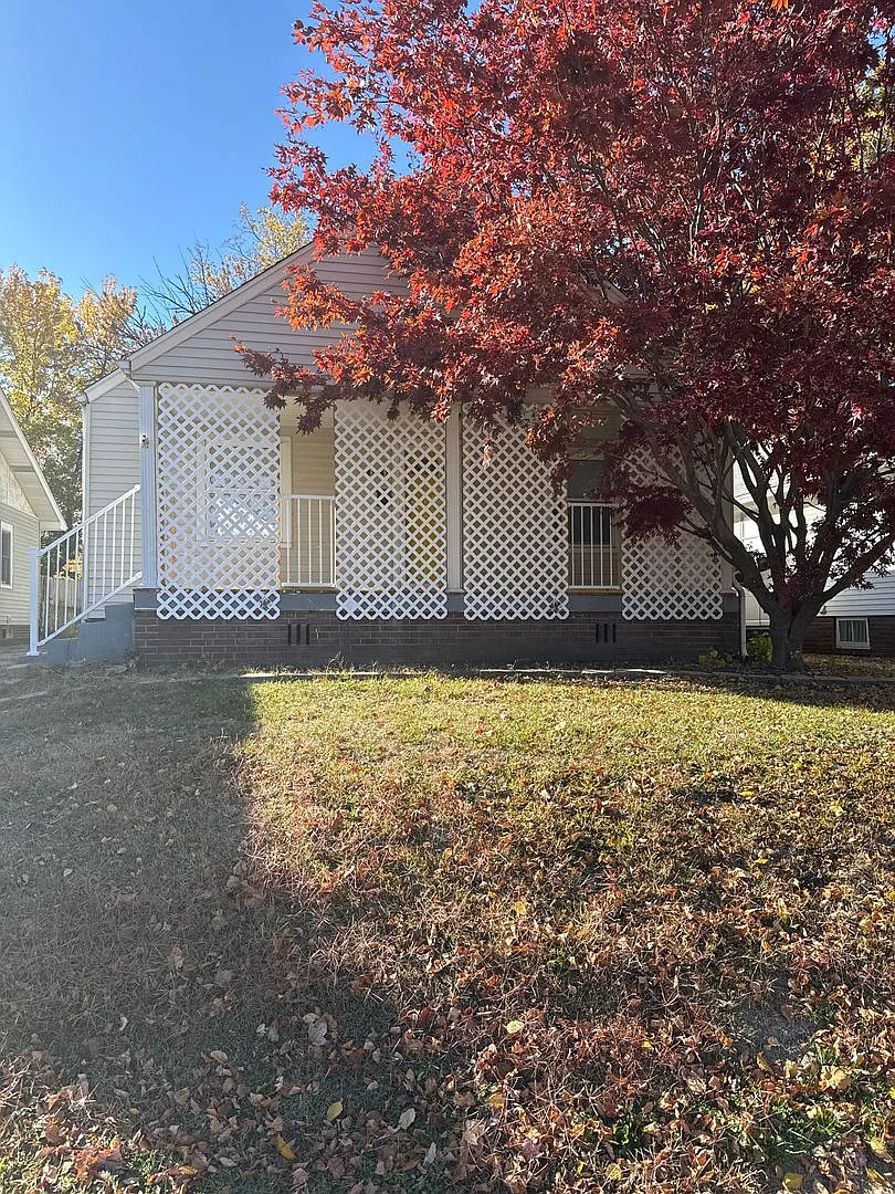 Coming soon 4 bedroom 2 bath with partially finished basement — Photo 1