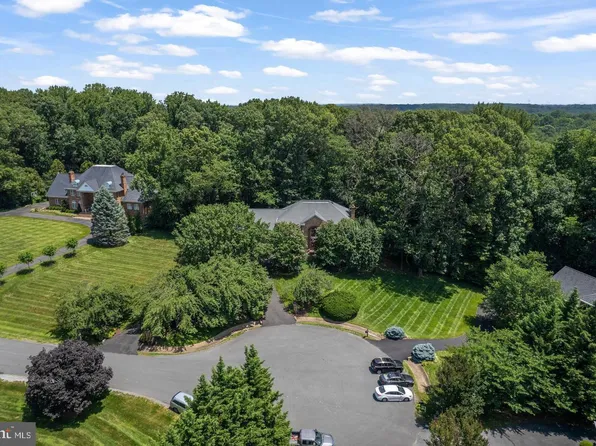 2713 Silkwood Ct, Oakton, VA 22124