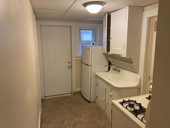 5th image of 239 E 10th St #5