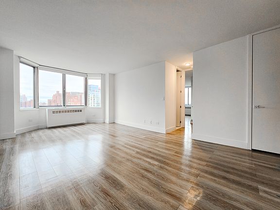 4th image of 1735 York Ave APT 33G