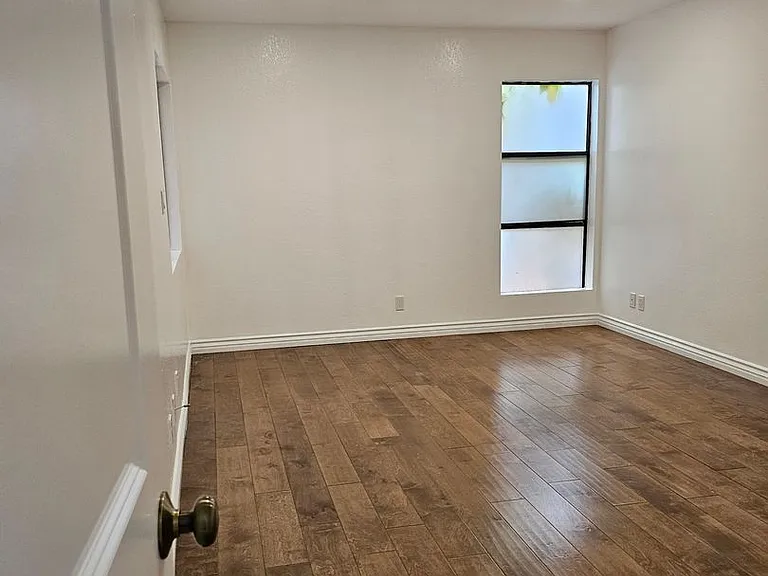 453 Ivy St — Photo 43