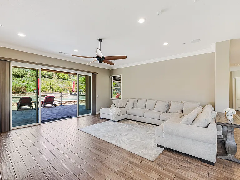 7305 Augusta Dr — Photo 12