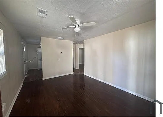 557 Simmons St NW #B — Photo 5