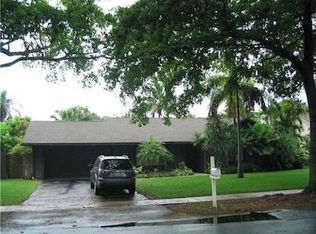 9101 NW 15th St, Plantation, FL 33322