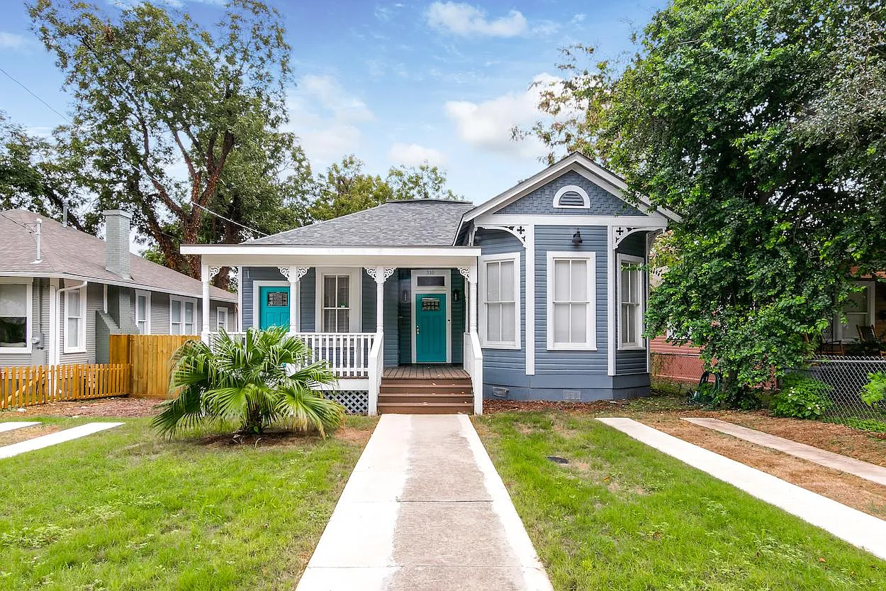 510 E Mistletoe Ave — Photo 1