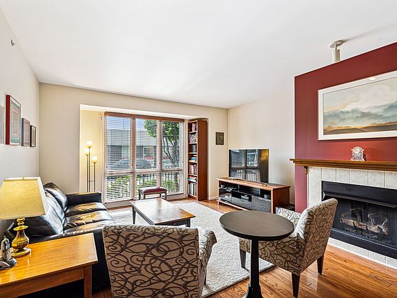 4th image of 131 W Adelaide St Unit 103