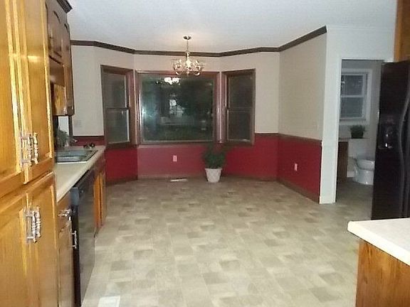 5th image of 510 E Silver Oak Dr