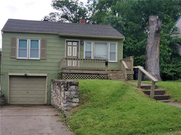 1336 E 83rd Ter, Kansas City, MO 64131