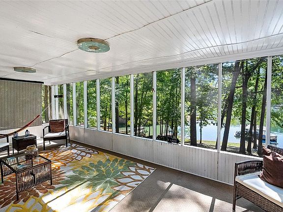 3rd image of 891 Shelor Ferry Rd