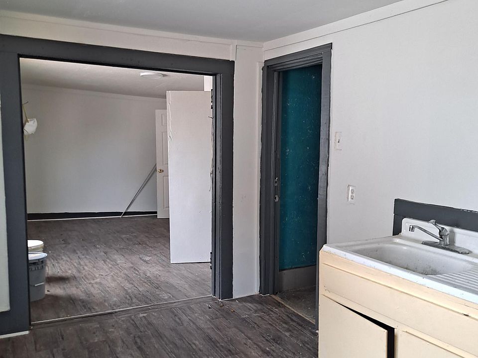 1st image of 2704 Pennsylvania Ave APT C