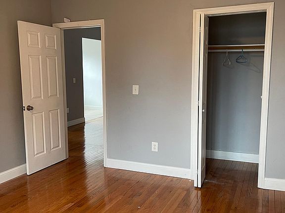 4th image of 702 Chancellor Ave #204