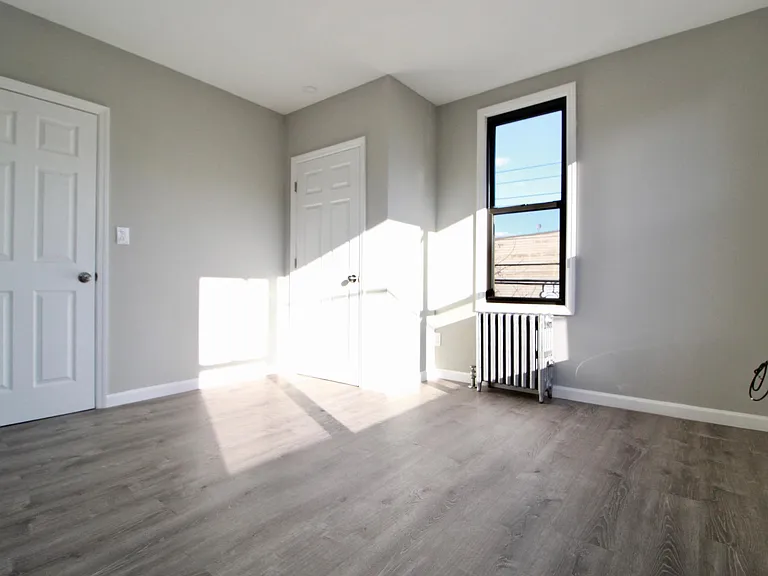 467 Grandview Ave #2L — Photo 9