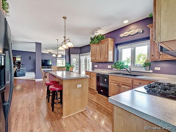 4th image of 567 Cole Dr