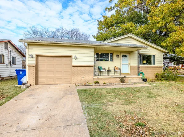 518 E Galveston Dr, Broken Arrow, OK 74012